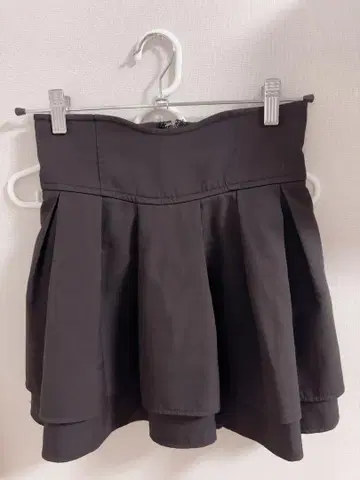 미셸 마카롱 슬림 레그 스커트 블랙