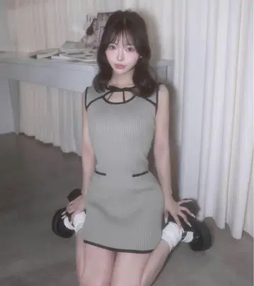 Darich 데콜테 오픈 니트 미니 원피스