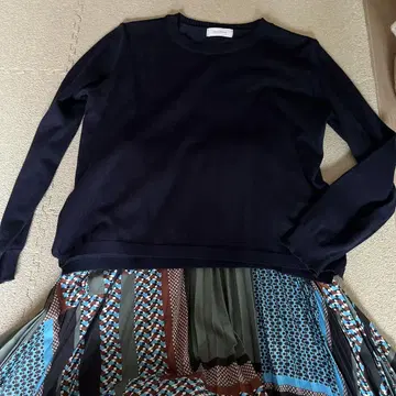 네이비 긴팔 원피스 기하학 패턴 셋업