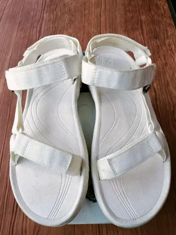 Teva 테바 허리케인 샌들 화이트
