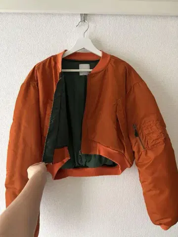 오렌지 MA-1 크롭 자켓