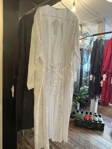 엘리트 레이스 가운 화이트
