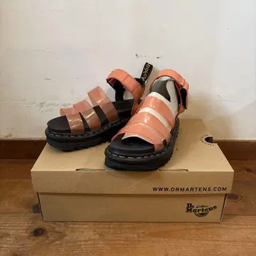 Dr. Martens Blaire Jelly Coral 샌들 경량 상자