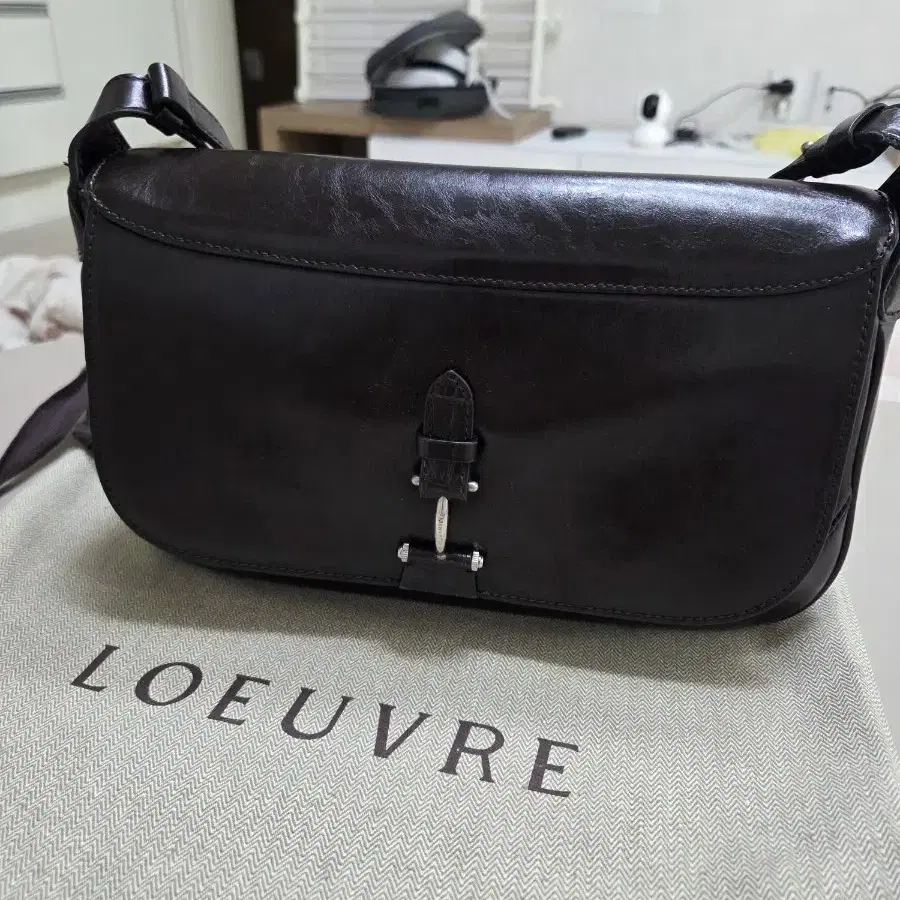 Monde Monde Marron Crossbody Bag Black on Bunjang Global Site.