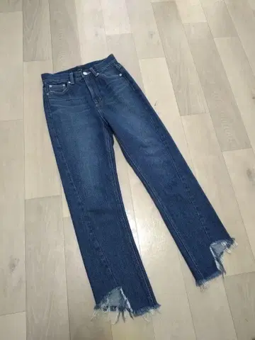 EMODA 밑단 컷오프 데님 0 사이즈