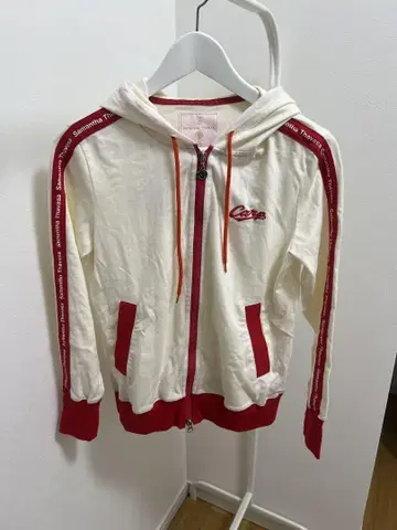 사만다 타바사 언더 25 카프 콜라보 후드티