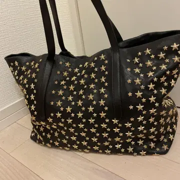 정품 JIMMY CHOO 블랙 가죽 별 모양 스터드 숄더백 L