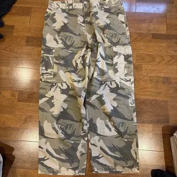Wrangler 카모플라쥬 카고 팬츠