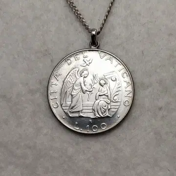 수태고지 바티칸 코인 목걸이 착용한 채로 OK