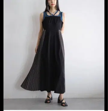 HARE 사이드 플리츠 원피스