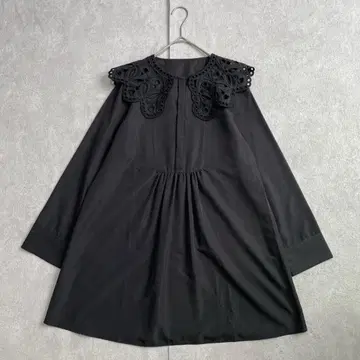 CELFORD 빅 스캘럽 칼라 블라우스 자수 블랙