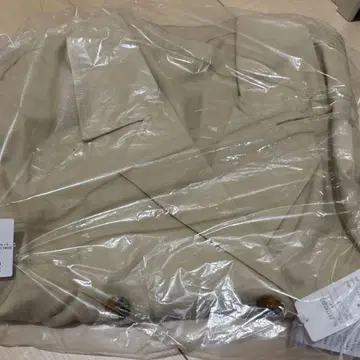 베이지 트렌치코트 폴리에스테르