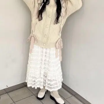 메리 제니 쁘띠 플라워 레이스 플레어 스커트