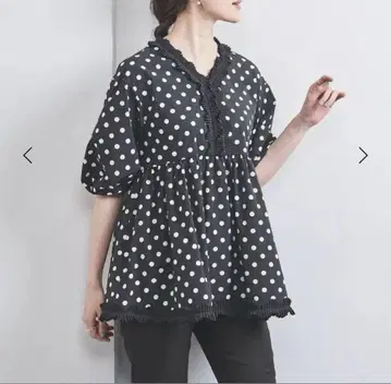 미사용 새상품 UNITED ARROWS 물방울 패턴 프릴 블라우스