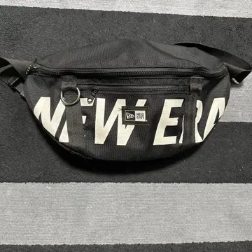 뉴에라 힙색 블랙