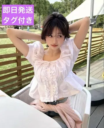 Bibiy CYNTHIACROPPEDBLOUSE 미사용 새상품 택 포함