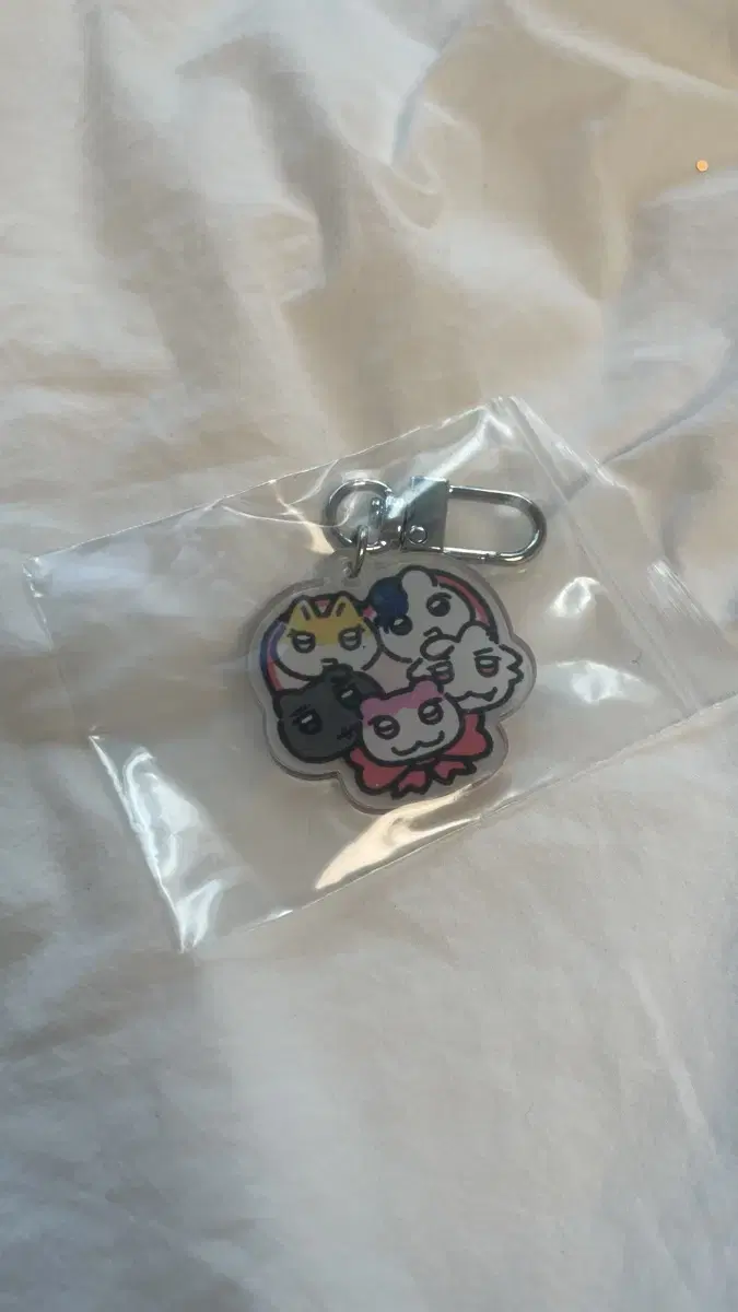 Jjang Layve Group Pre-order Benefit Keyring
