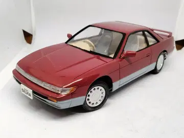 Nissan Silvia 쿠페 빨간색