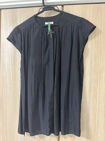 보르지의 네이비 블라우스 36 클리닝 완료
