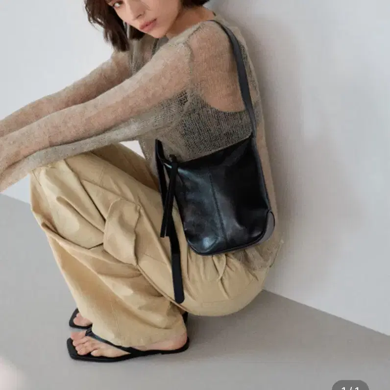 New) Raive Leo Shoulder Bag on Bunjang Global Site.