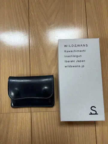 WILD SWANS 탕 네이비 블랙