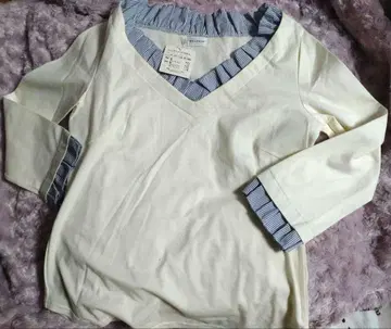 MELROSE V넥 티셔츠 M 사이즈