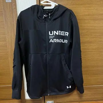 언더아머 후드 부착 LG 블랙