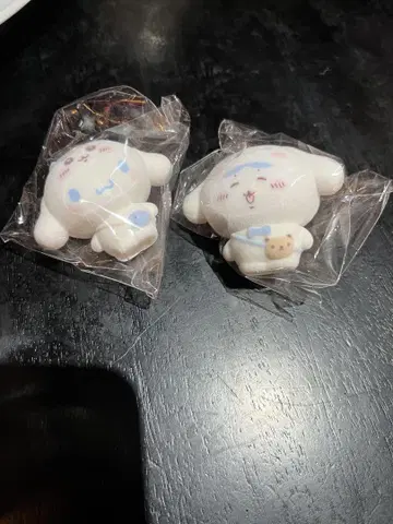 치이카와 산리오 시크릿 플로키 마스코트 참 하치와레 시나몬
