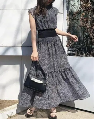 dazzlin 다즐린 포푸리 플라워 티어드 원피스
