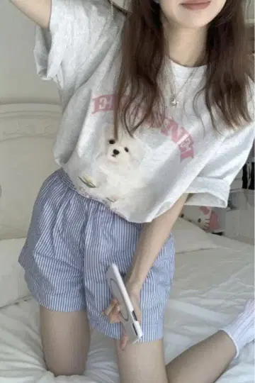 almo 말티즈와 튤립 티셔츠