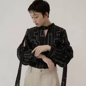 KnuthMarf 시링 소매 패턴 블라우스