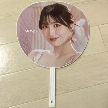 TWICE MOMO 부채 READY TO BE