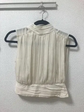 ZARA 린클 피니시 크롭 상의 XS 미사용 새상품 완판템