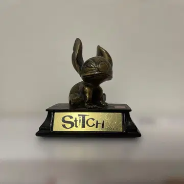 디즈니 스티치 동상