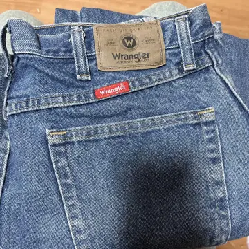 Wrangler 오센틱 데님 팬츠