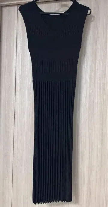 CELFORD 블랙 슬리브리스 롱 원피스 36