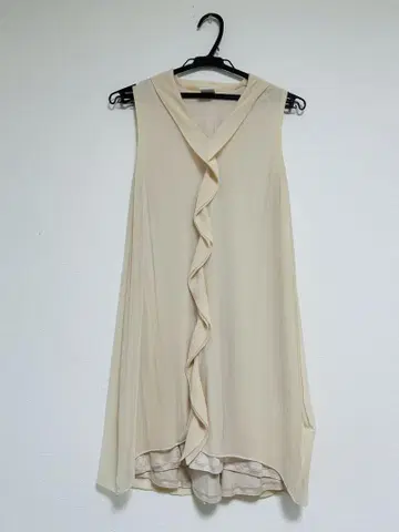 컨디션 최상 PUPULA 베이지 시어 디자인 슬리브리스 원피스