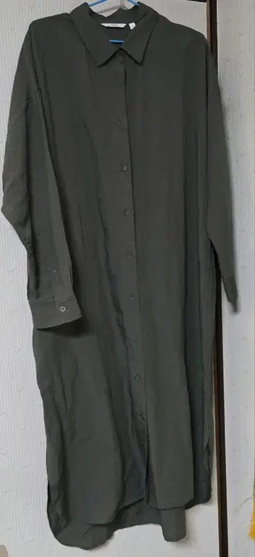 새상품 올리브 그린 셔츠 원피스 롱 린넨 블렌드 유니클로