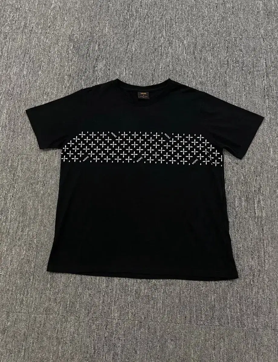 Numbernine x Marlboro vahn sleeve