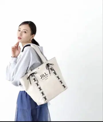 질 바이 질 스튜어트 레이스업 토트백 화이트 A4