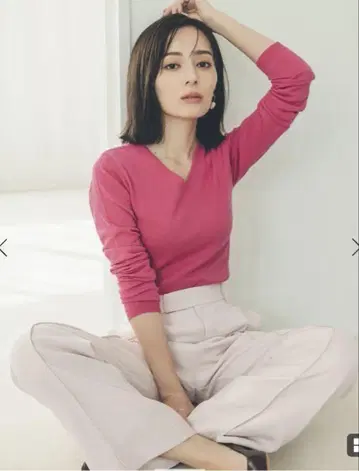 애뉴언스 실크 블렌드 V넥 니트 탑 새상품급