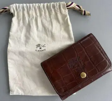 IL BISONTE 브라운 가죽 접이식 지갑 크로커다일 패턴