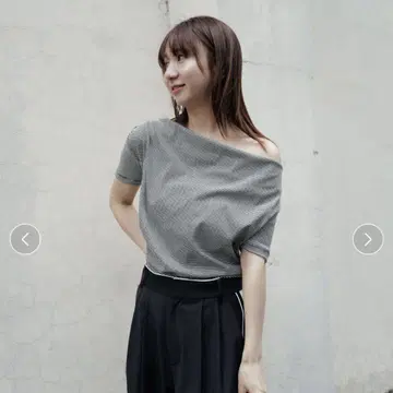 FRAYID 드레이프 넥 오프숄더 티셔츠