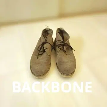 BACKBONE 스웨이드 그레이 처카 부츠