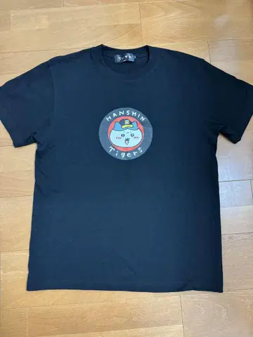 치이카와 (먼작귀) 한신 타이거즈 하치와레 티셔츠 블랙 M