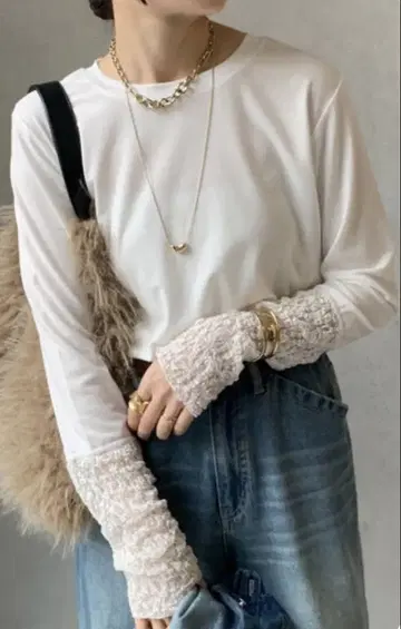 새상품급 doudou 소매 레이스 절개 티셔츠 화이트