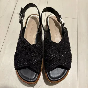 자라 여성 샌들 36 사이즈 블랙 통굽 샌들