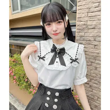 ROJITA 삼각형 소매 블라우스