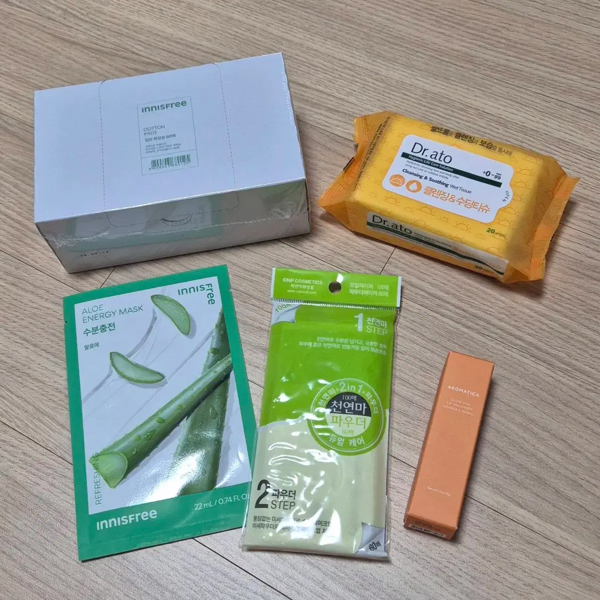 bulk 9,000 won) Aromatica Lip + CNP Oil Control Paper, etc. 29,000 won ->  9,000 won on Bunjang Global Site.