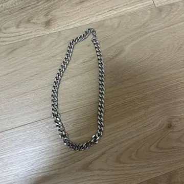실버 체인 목걸이